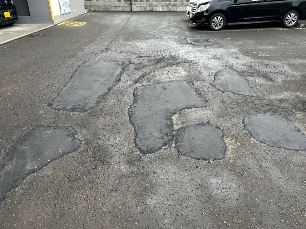 札幌市西区某駐車場のアスファルト補修完了（穴あき箇所）